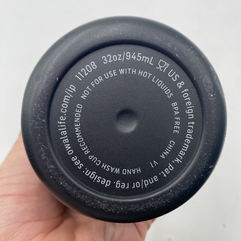 OWALA 32 OUNCE OZ TUMBER WATER BOTTLE Very Dark Black Free Sip SEE PICS Has Wear - Picture 11 of 16